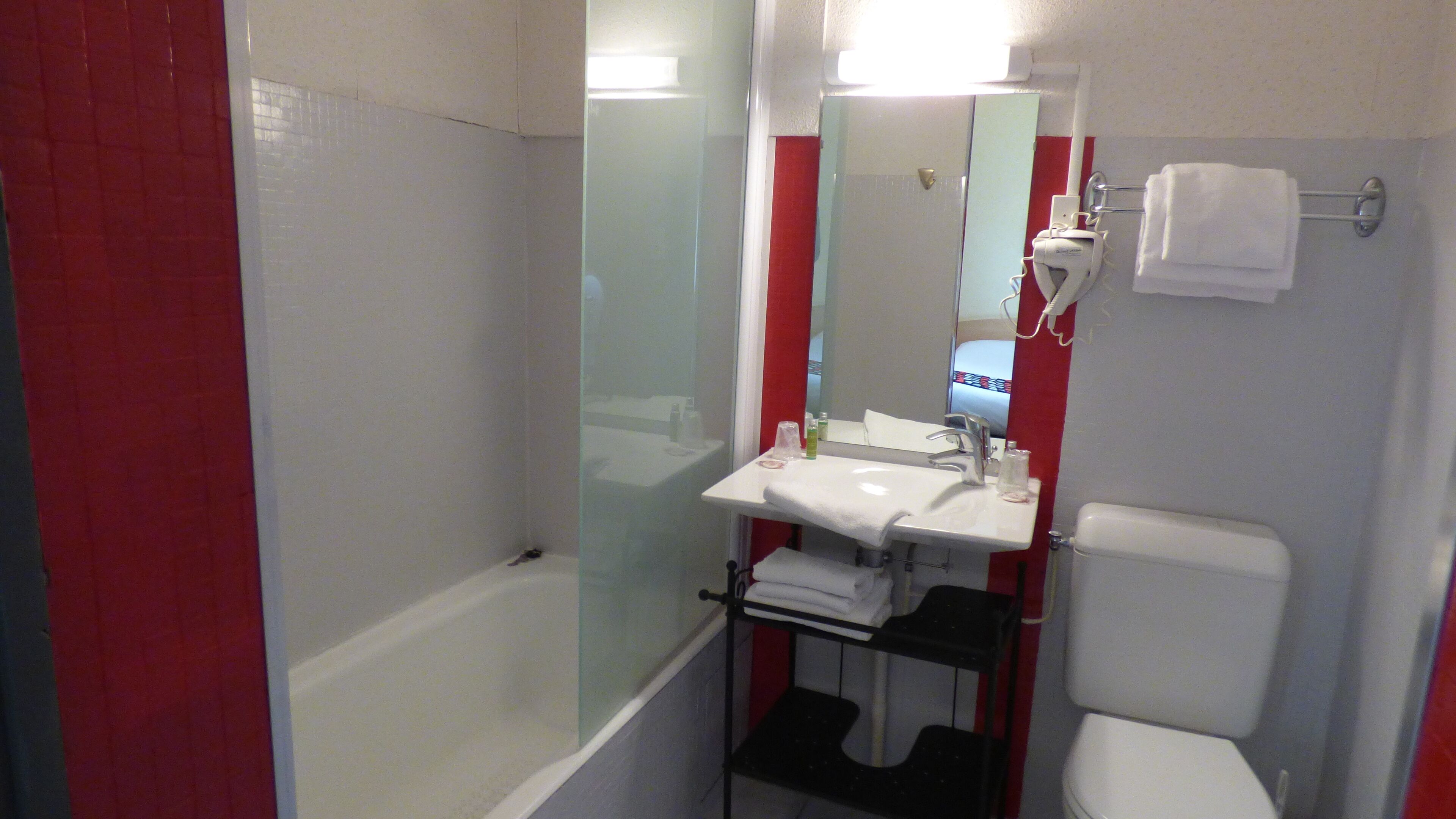 single room | bathroom sink