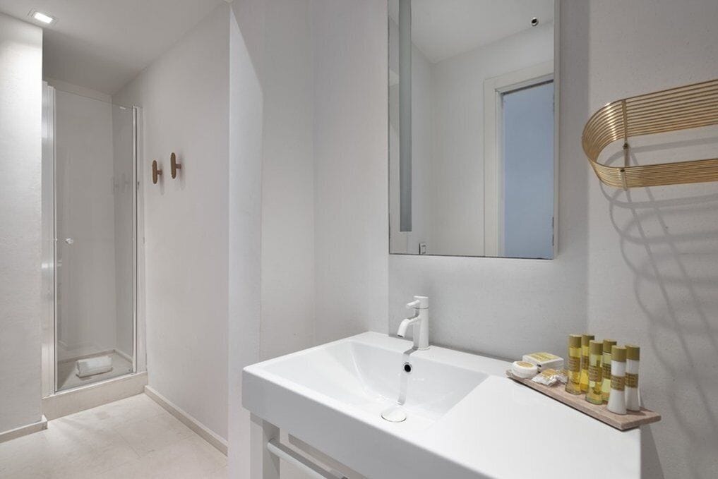 1 bedroom, premium bedding, free minibar items, in-room safe