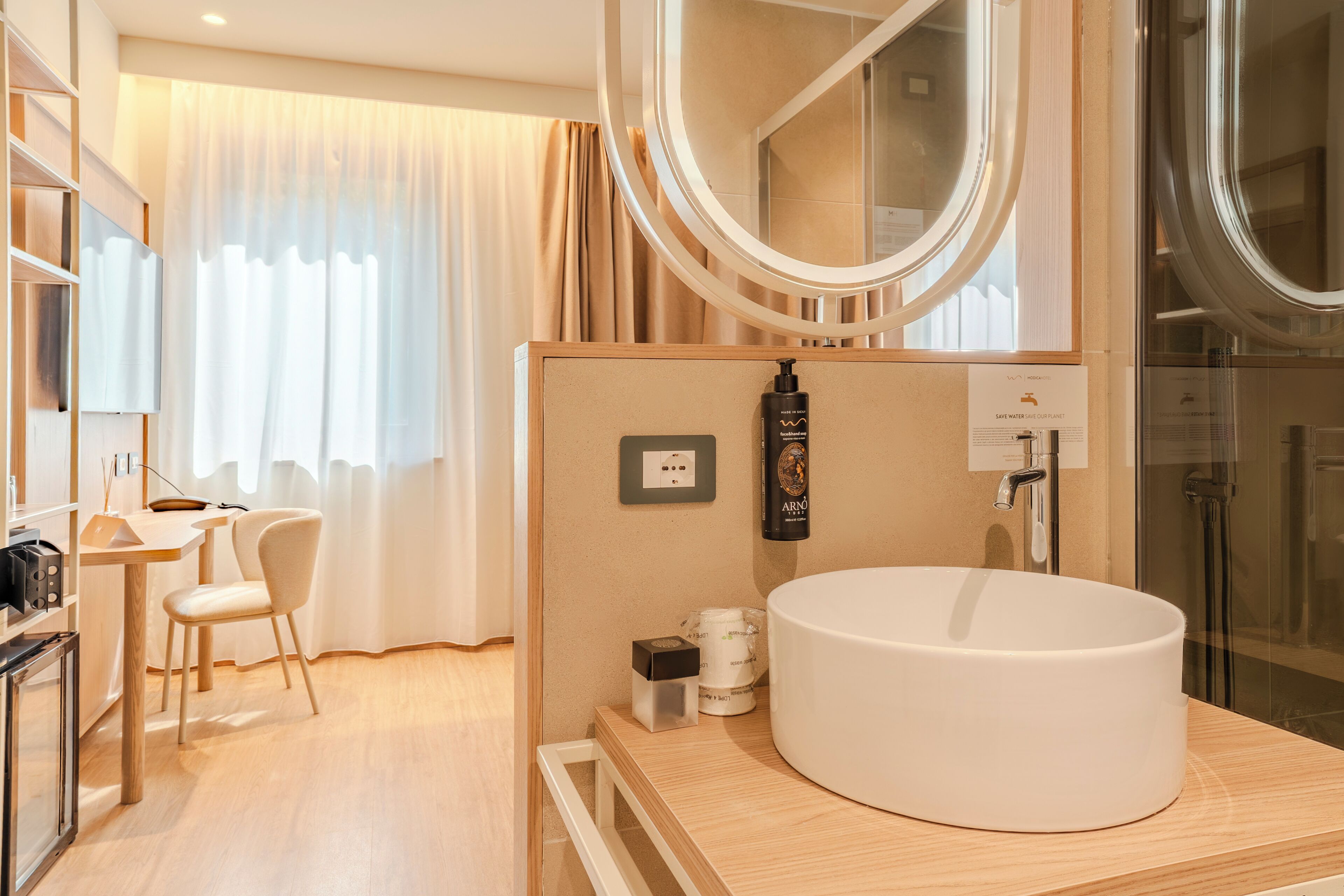 Dusche, Haartrockner, Bidet, Handtücher