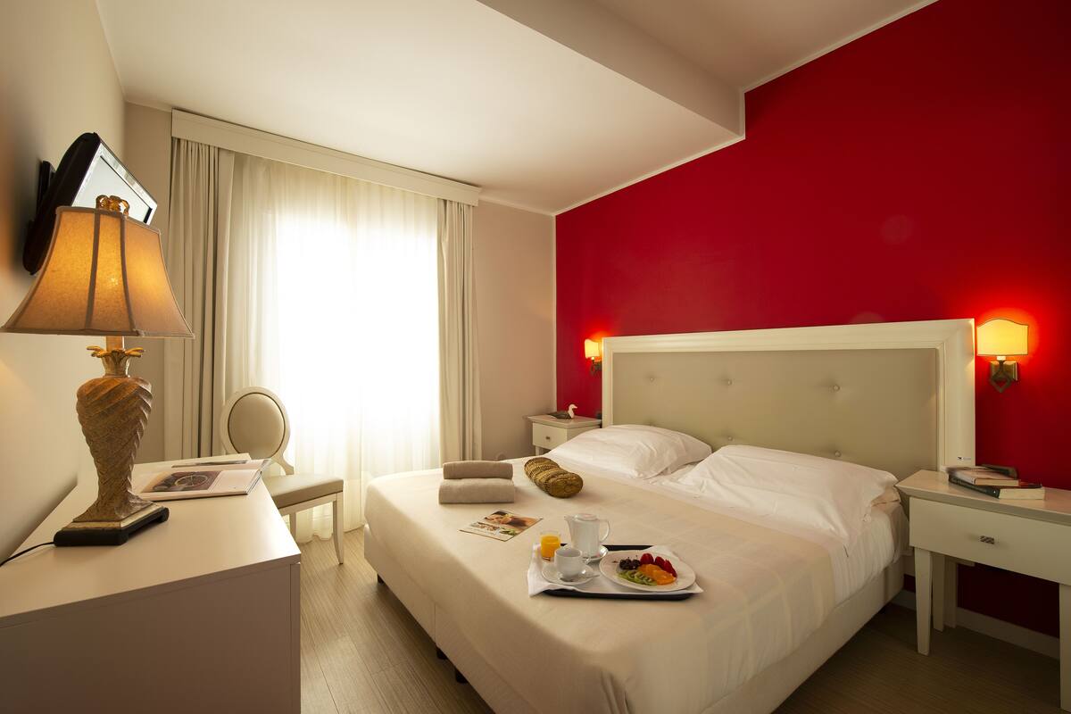 Minibar, in-room safe, desk, soundproofing