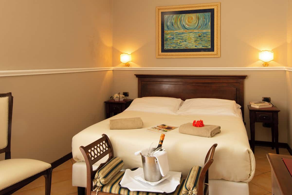 Minibar, in-room safe, desk, soundproofing