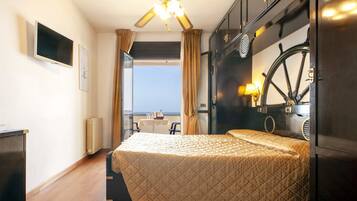 Superior Double Room, Balcony, Sea View | 1 bedroom, minibar, in-room safe, individually decorated