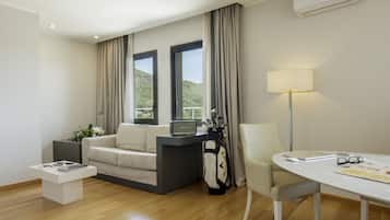 迷你吧、房內夾萬、遮光窗簾/窗簾、隔音