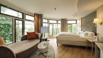 Deluxe Suite, Lake View