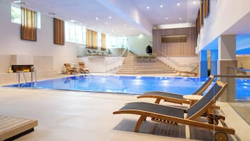 Indoor pool, pool loungers