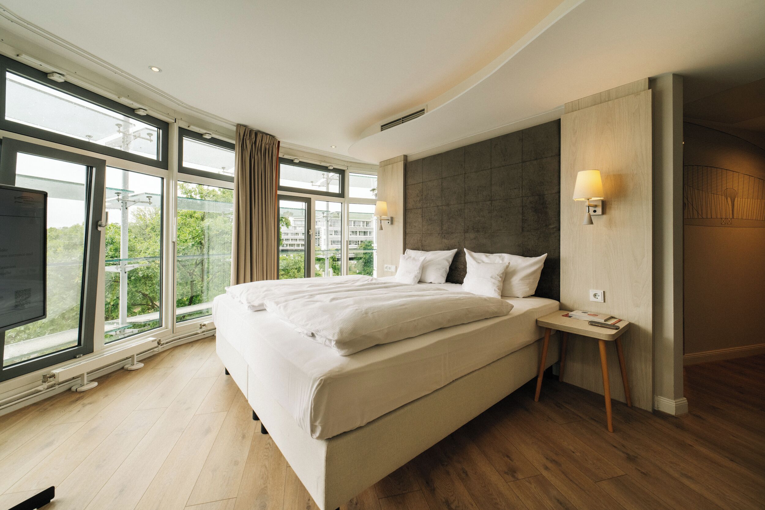 Deluxe Suite, Lake View | Lake view