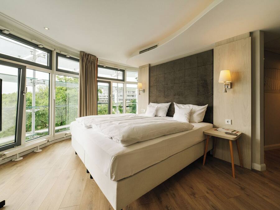 Deluxe Suite, Lake View | Lake view