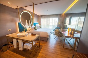 Premium bedding, minibar, in-room safe, desk