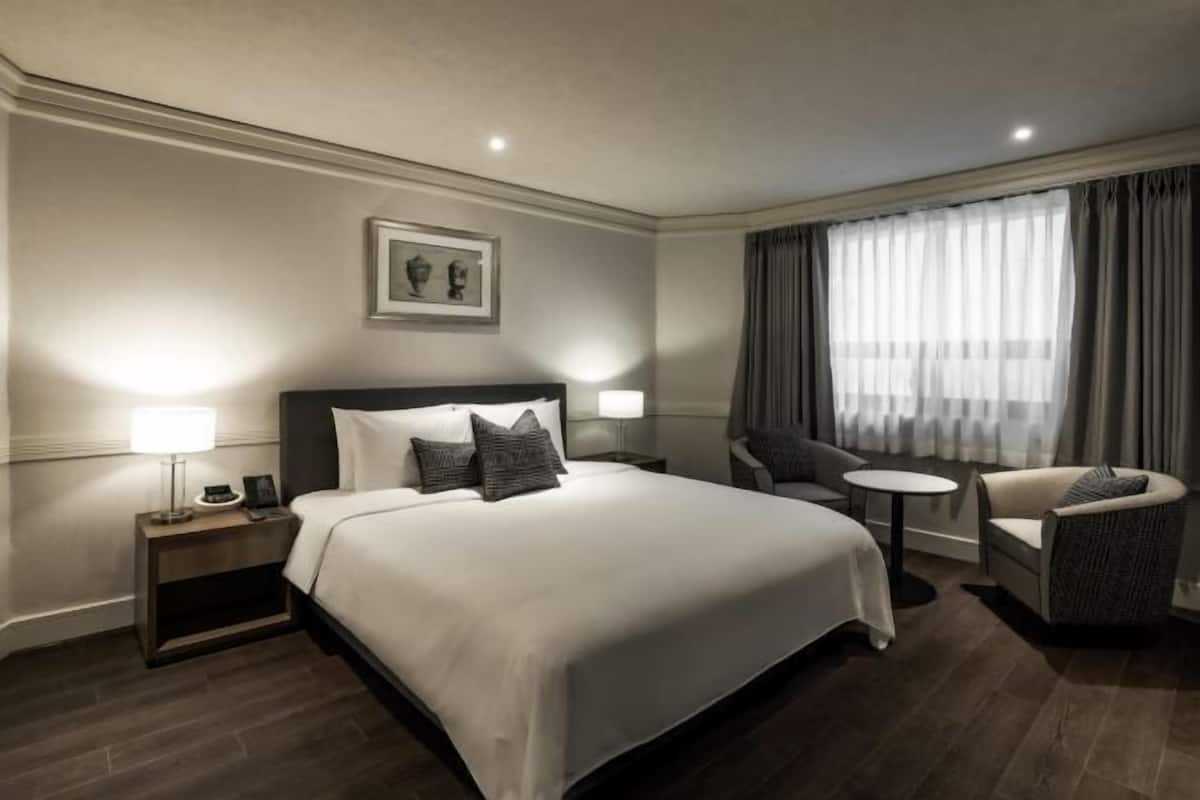 In-room safe, desk, blackout drapes, soundproofing