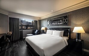 In-room safe, desk, blackout curtains, soundproofing - Kensington Hotel Yeouido Seoul (Seoul)