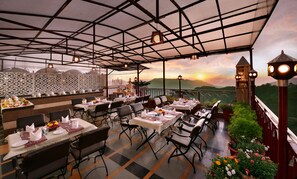 Terrace/patio - Ashiana Clarks Inn, Shimla (Shimla)