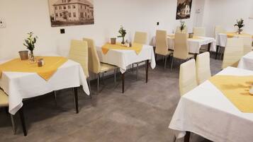 Tägliches inbegriffenes Frühstücksbuffet
