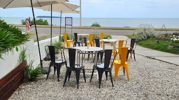 Coffee shop