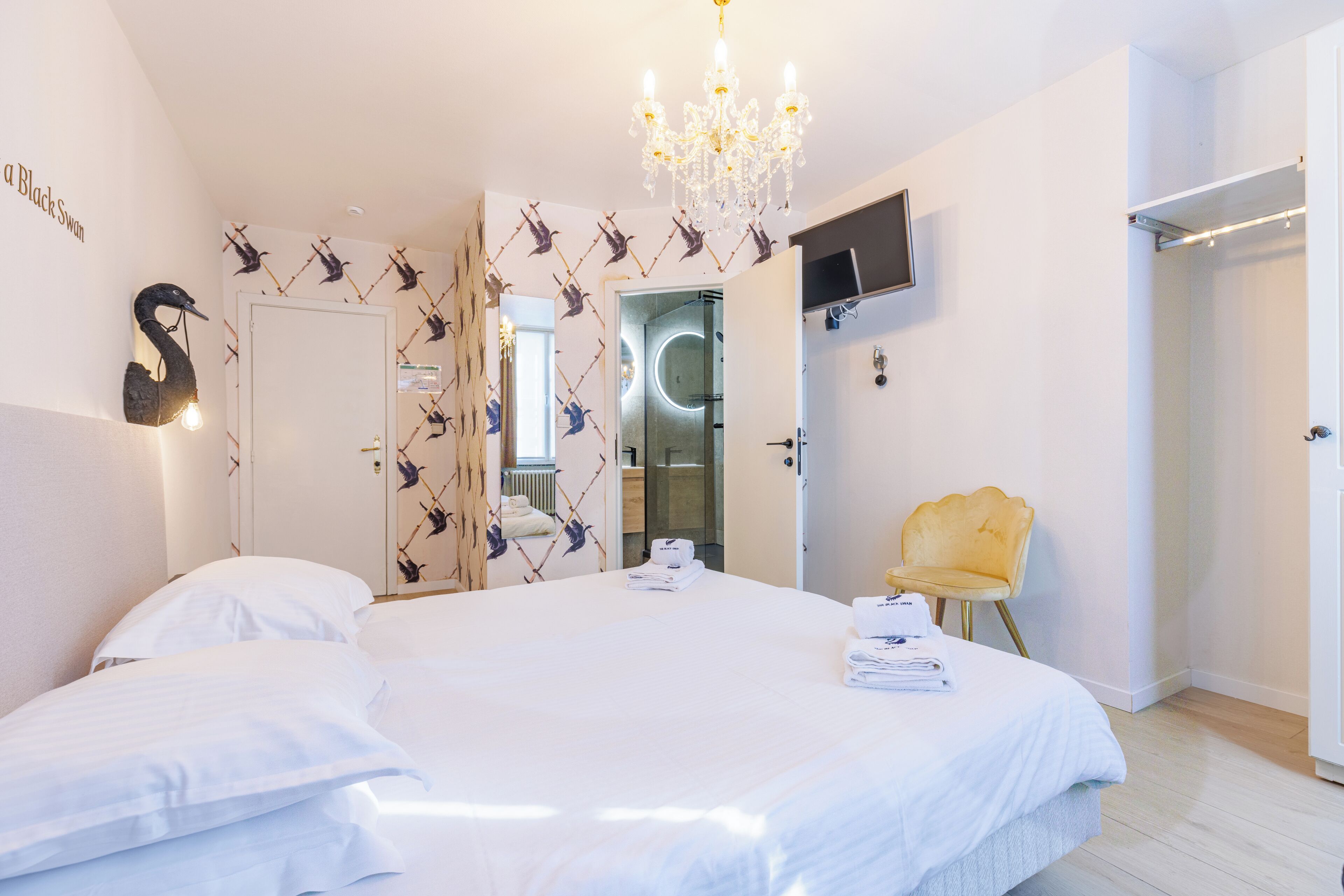 standard double or twin room | in-room safe, desk, blackout curtains, iron/ironing board