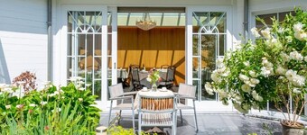 The Black Swan Hotel