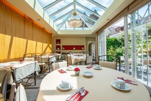 Desayuno buffet incluido todos los días 