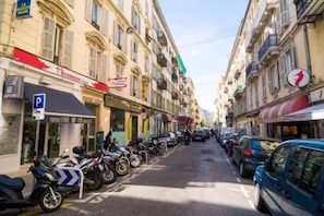 Front of property - Hostel & Hotel Meyerbeer Beach (Nice)