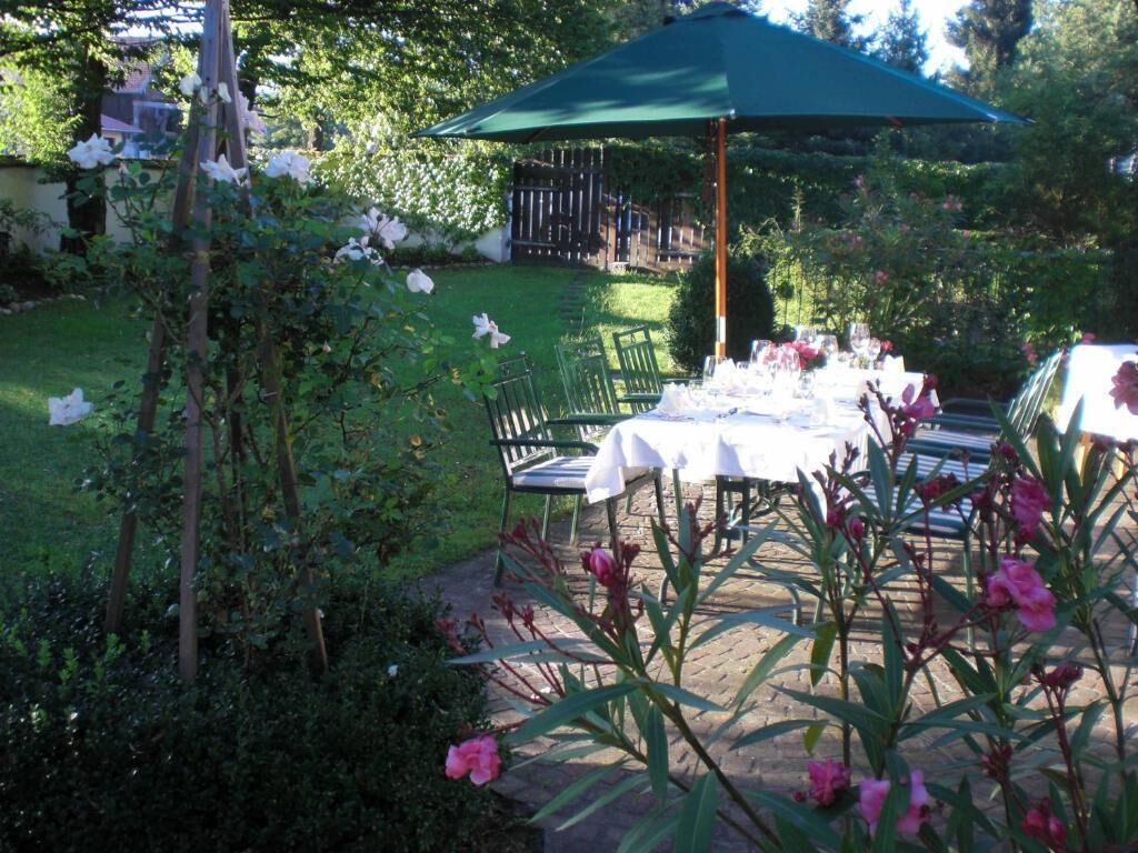 lunch and dinner served, regional cuisine