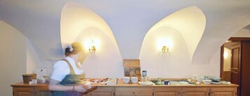 Lunch and dinner served, Regional cuisine