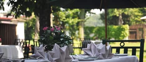 Lunch and dinner served, Regional cuisine
