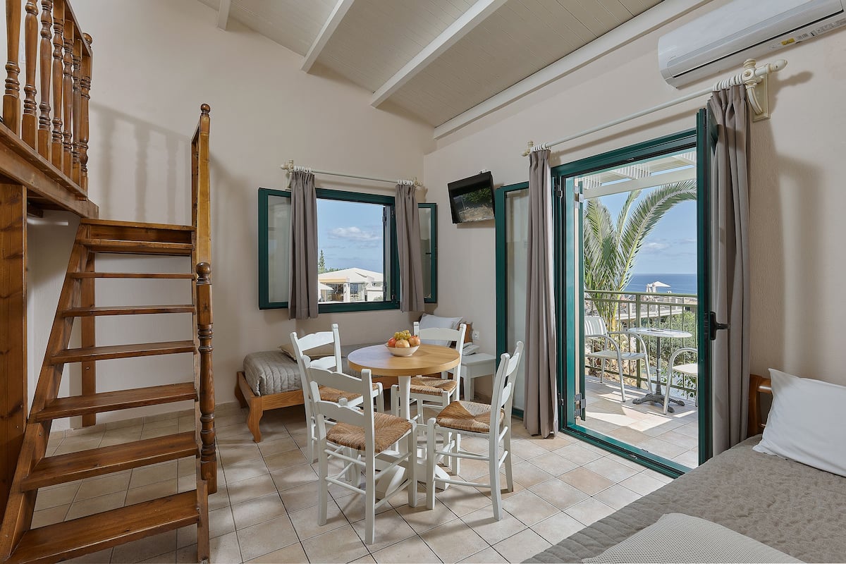 Room (Maisonette) | 1 bedroom, in-room safe, blackout drapes, iron/ironing board