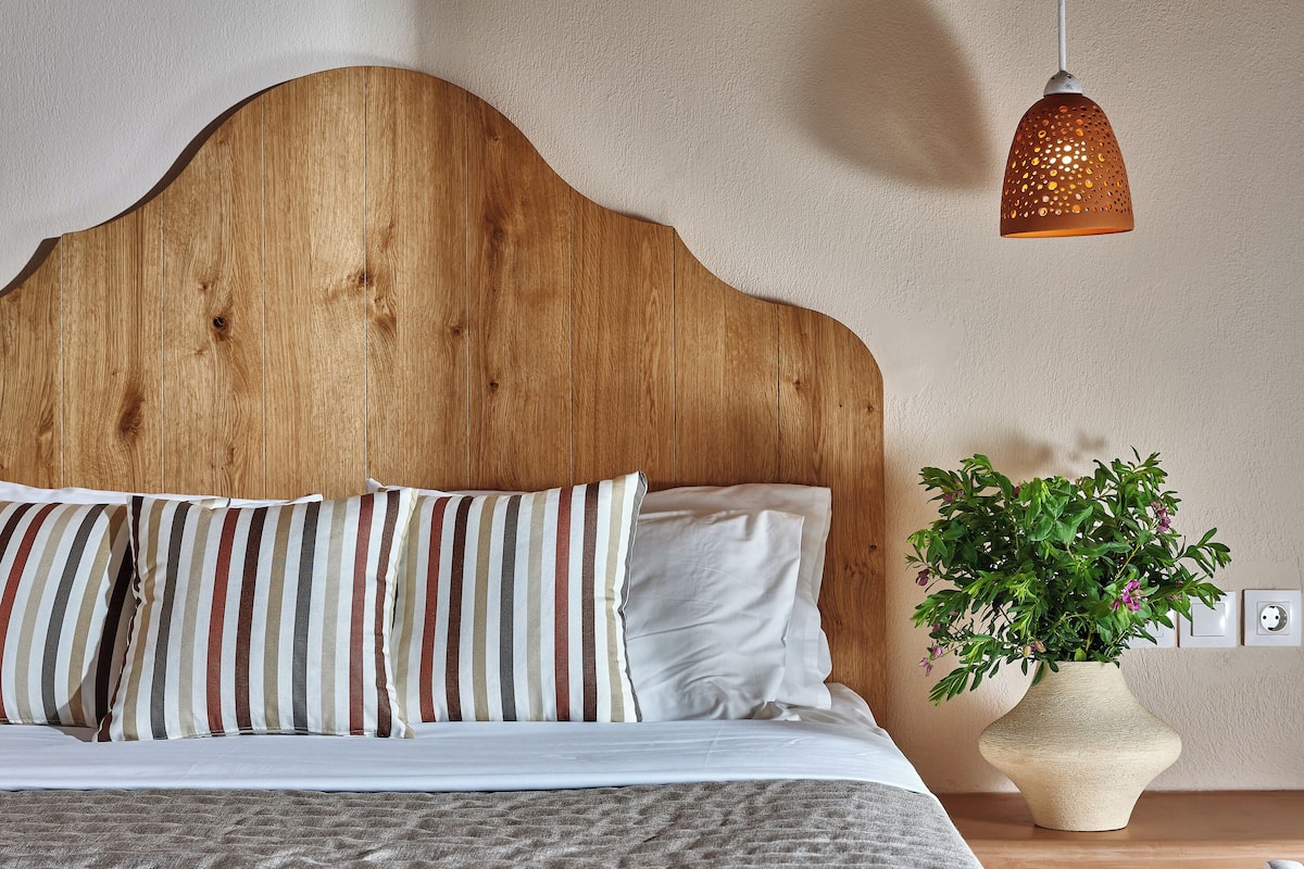 In-room safe, blackout curtains, iron/ironing board, free WiFi