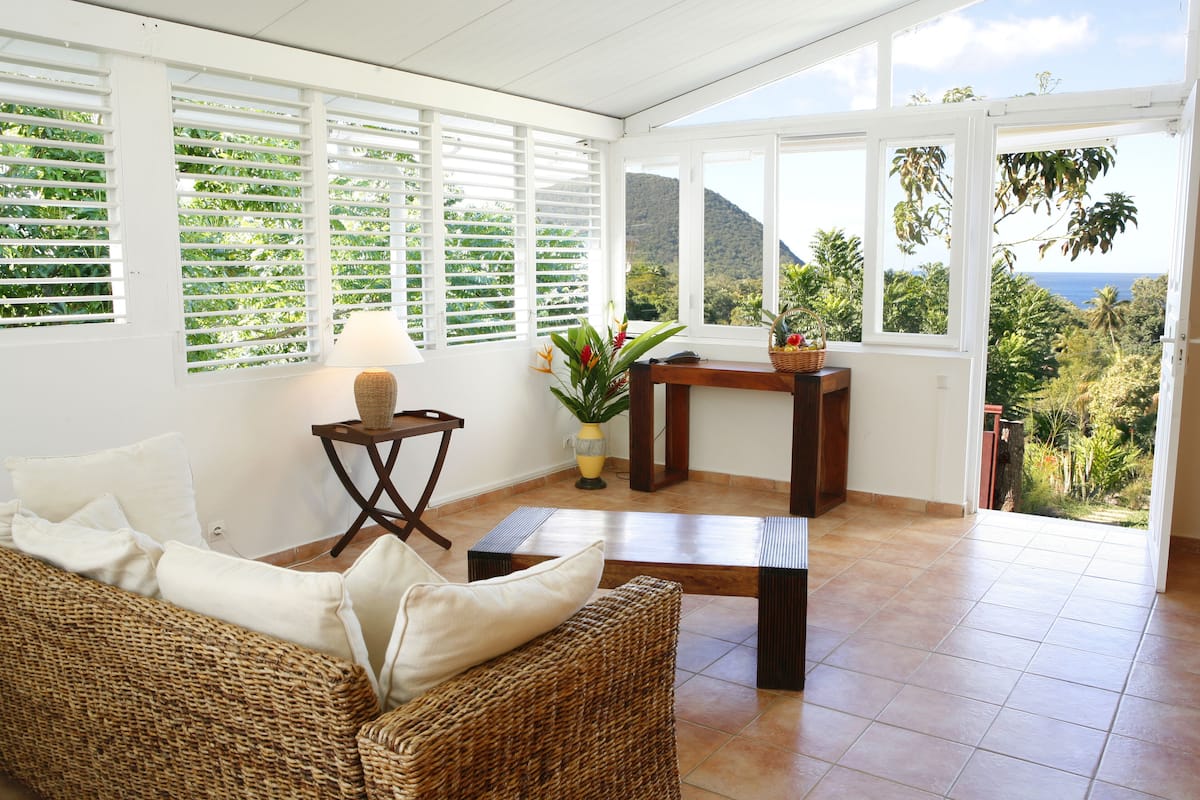 comfort apartment, 2 bedrooms, kitchen, garden view (60 m2) | living area | 32-inch flat-screen tv with satellite channels, tv