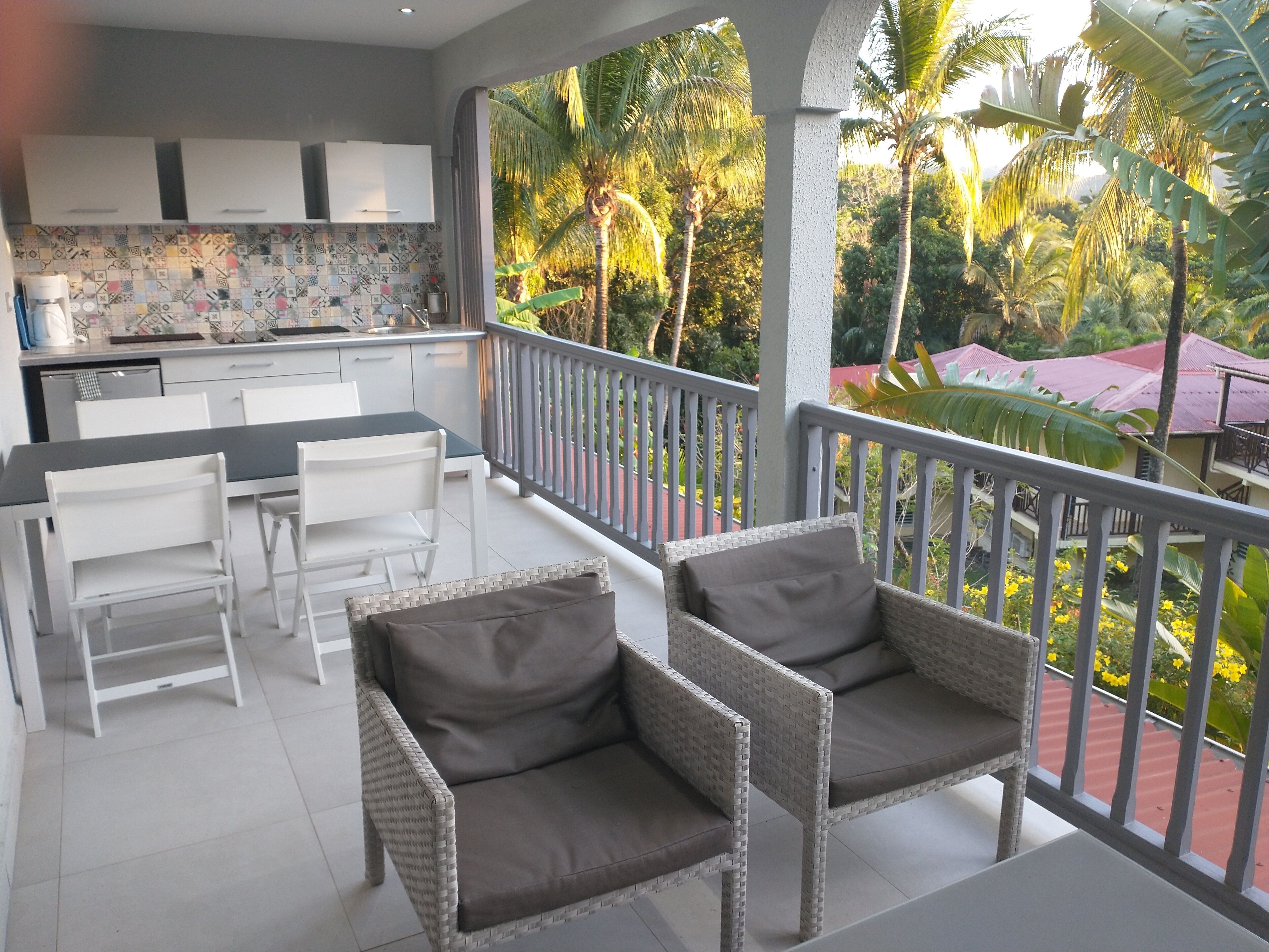 comfort apartment, 2 bedrooms, kitchen, garden view (60 m2) | private kitchen | fridge, microwave, electric kettle, cleaning supplies