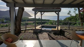 Panoramic-Suite, Kochnische, Meerblick | Terrasse/Patio