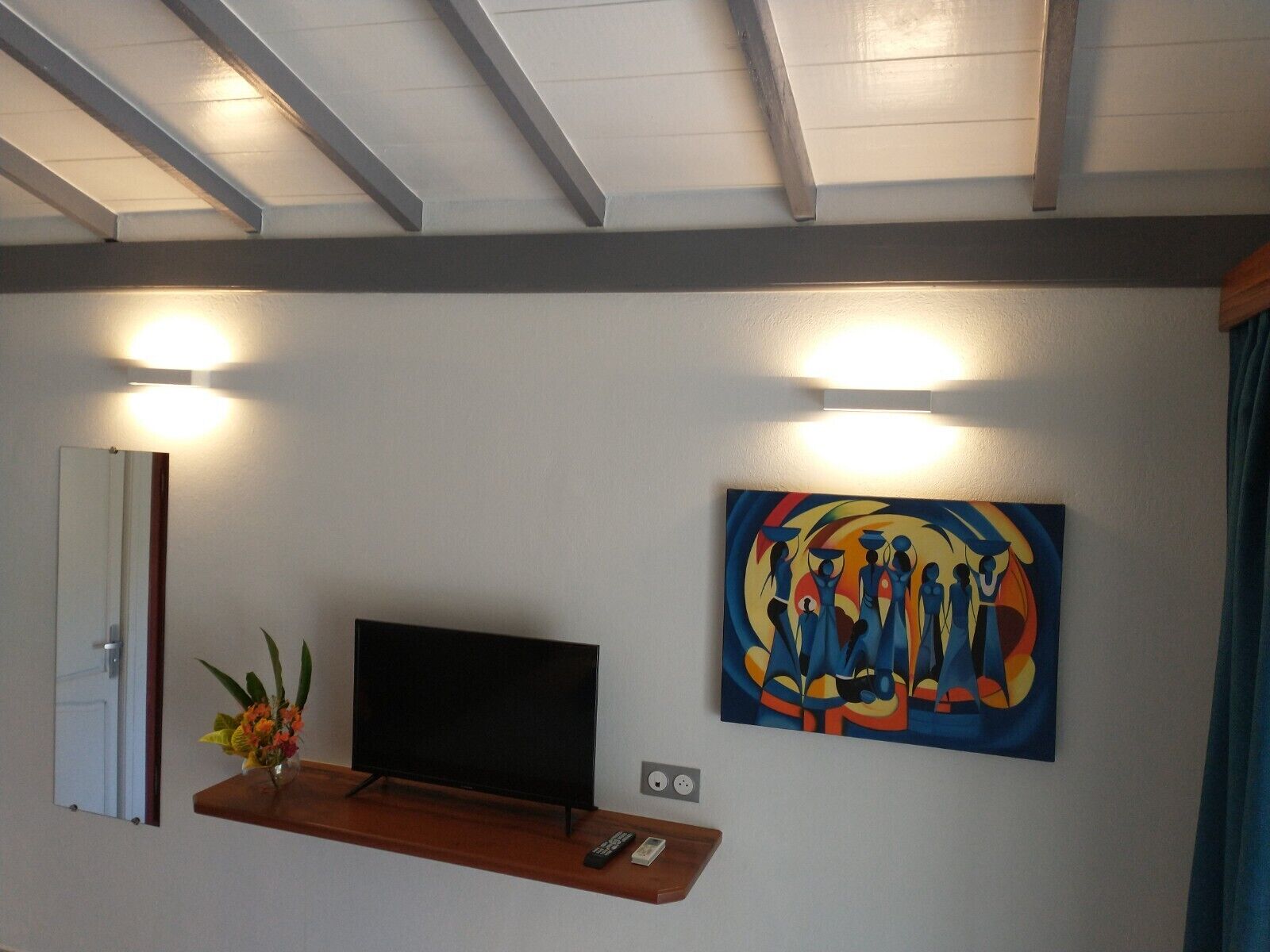 superior studio, kitchenette (34 m2) | 1 bedroom, in-room safe, iron/ironing board, bed sheets