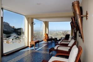 Couples treatment room(s), body treatments, hydrotherapy