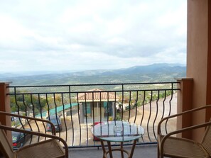 Minibar, in-room safe, desk, free WiFi