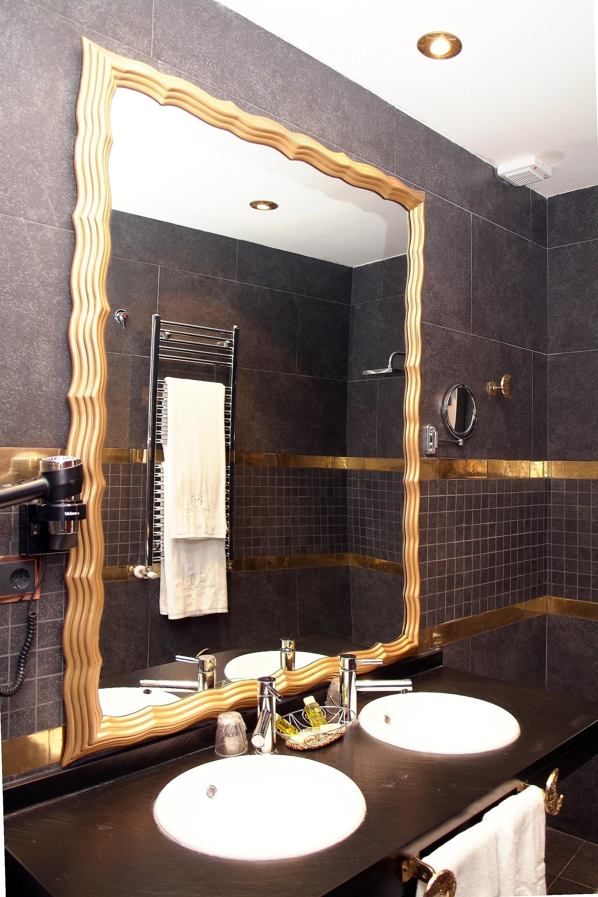 hair dryer, bidet, towels