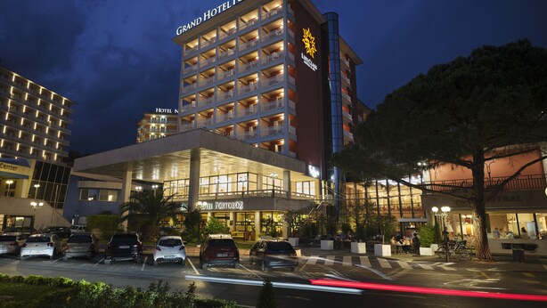 A multi-story hotel with a prominent sign reading "Grand Hotel Portoroz" and "LifeClass Resort." - Grand Hotel Portorož – Lifeclass Hotels & Spa, Portorož (Piran)