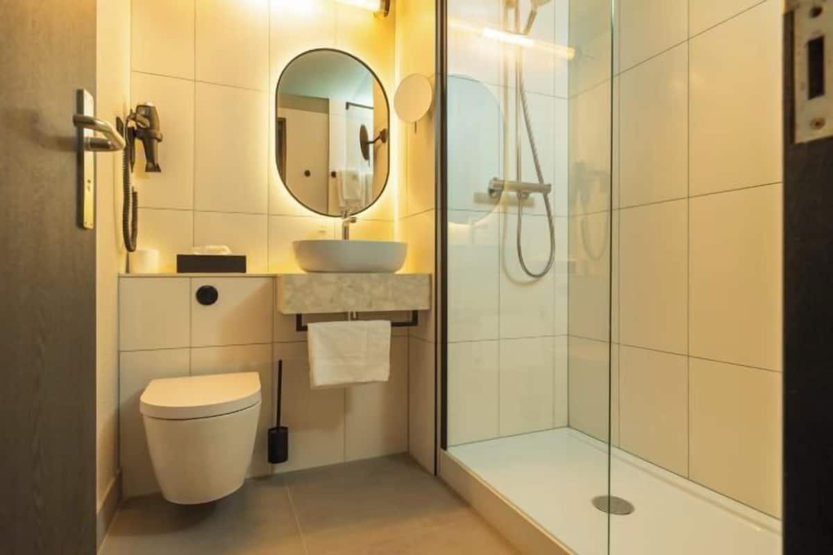 Bad | Miljøvennlige toalettsaker, hårføner og håndklær