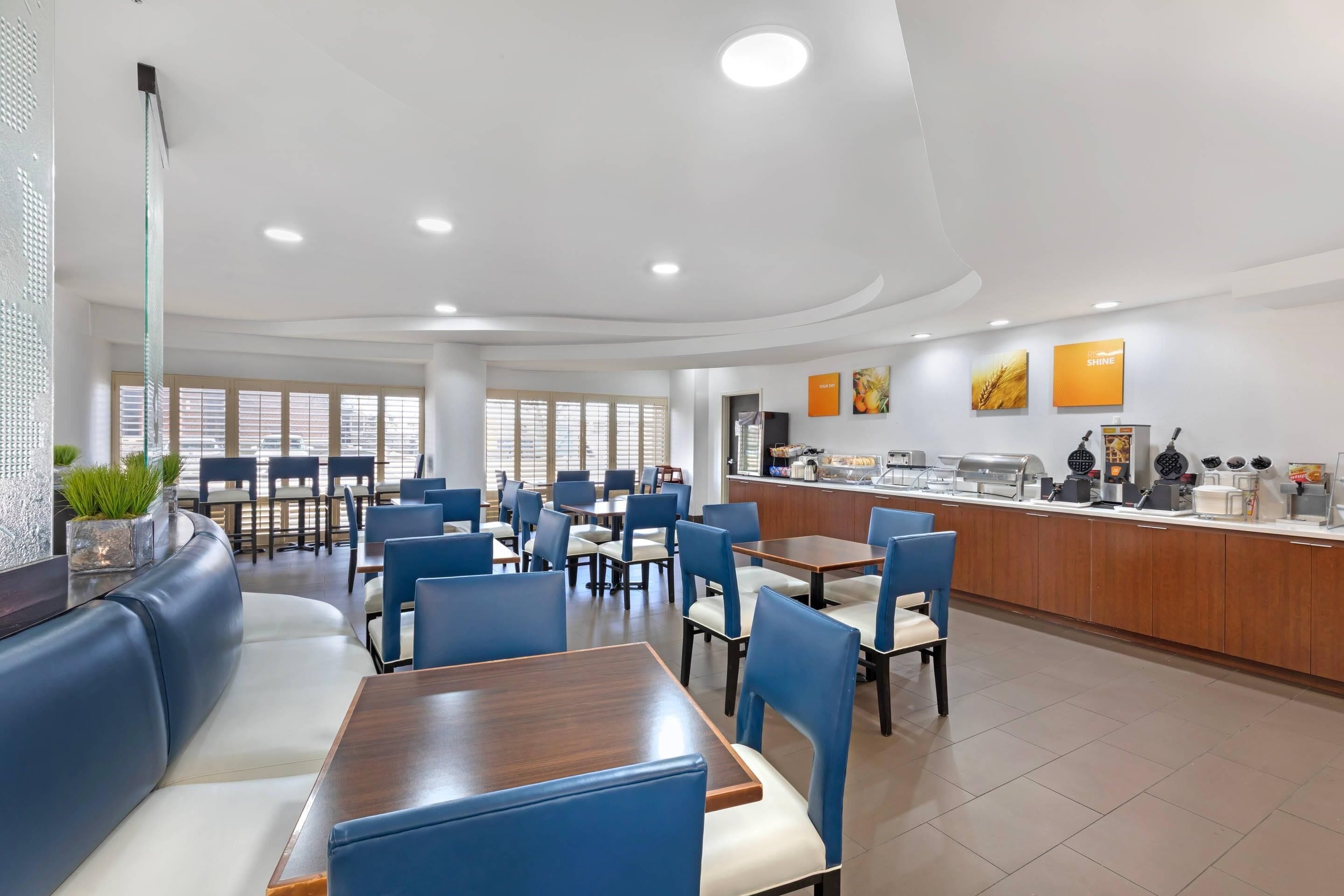 free daily full breakfast