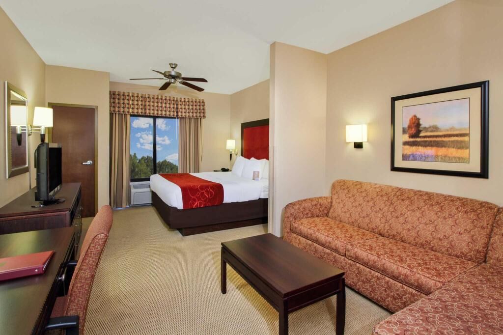 Hypo-allergenic bedding, down comforters, in-room safe, desk