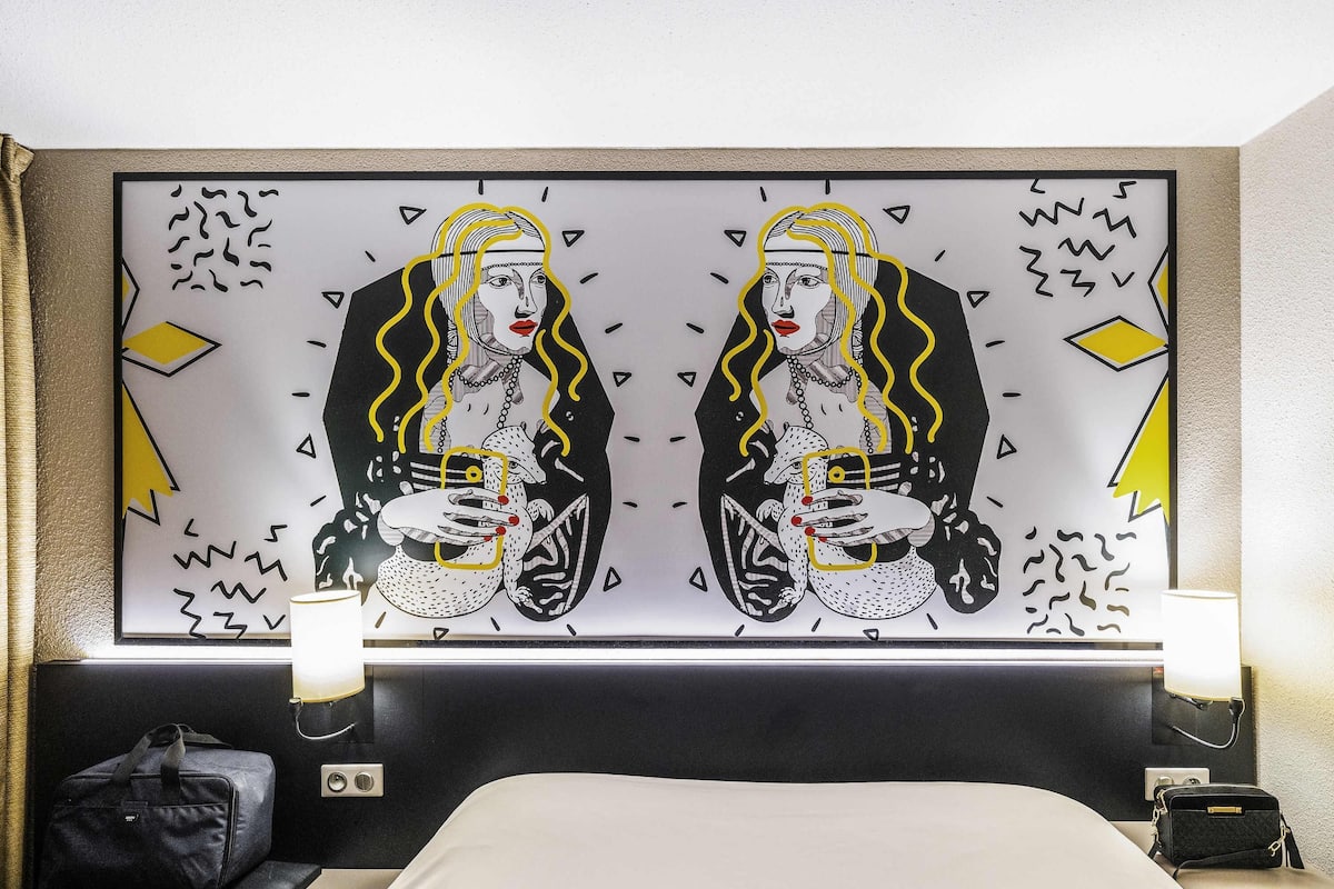 Habitación estándar, 1 cama doble | Escritorio, sistema de insonorización, wifi gratis y ropa de cama