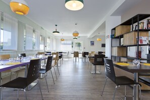 Breakfast and dinner served - Comfort Hotel Linas Montlhery (Linas)