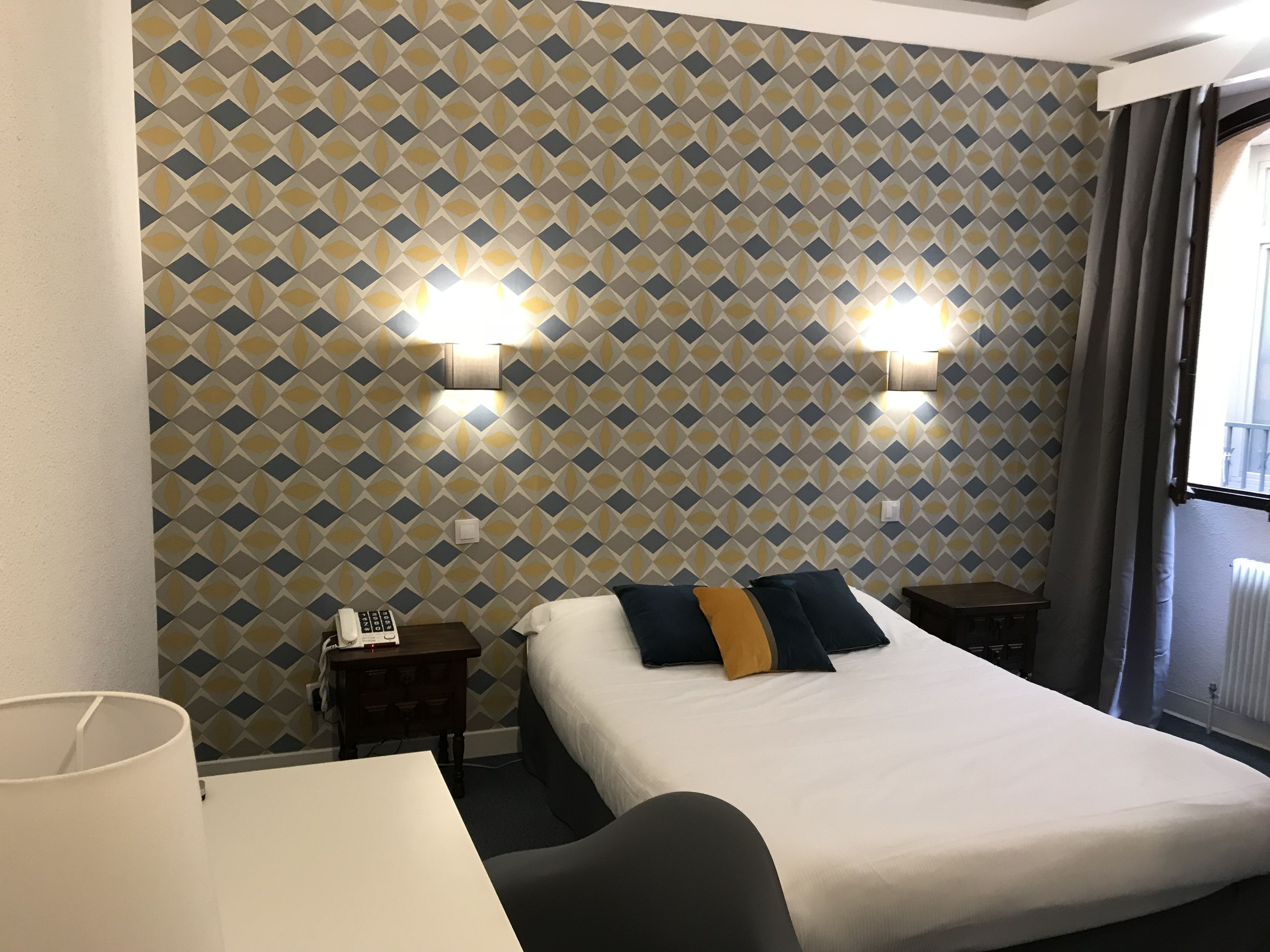 standard double room | minibar, in-room safe, individually decorated, individually furnished