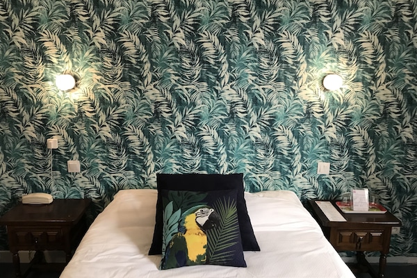 Standard Double Room | Minibar, in-room safe, individually decorated, individually furnished
