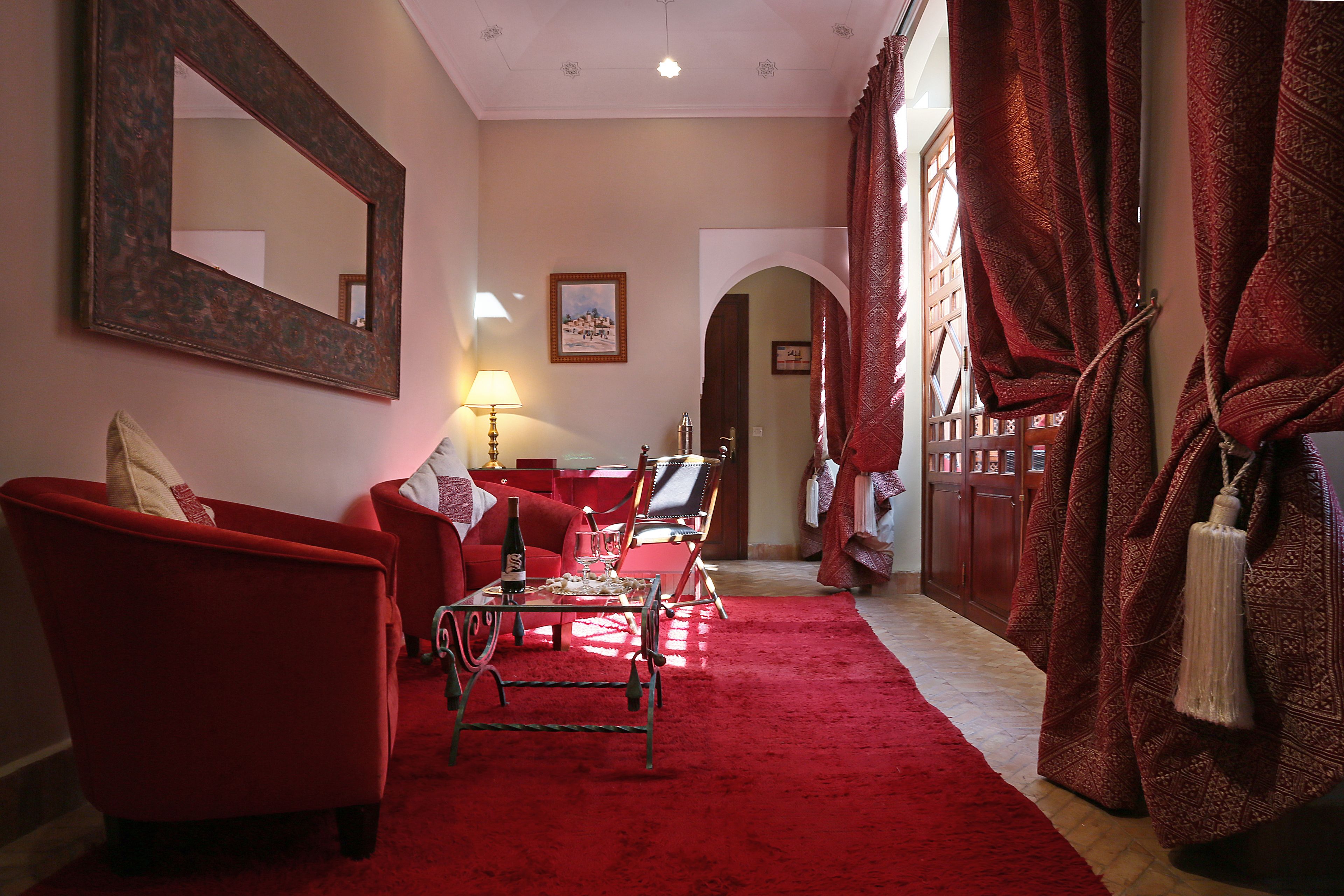standard suite, patio | living area | flat-screen tv, dvd player