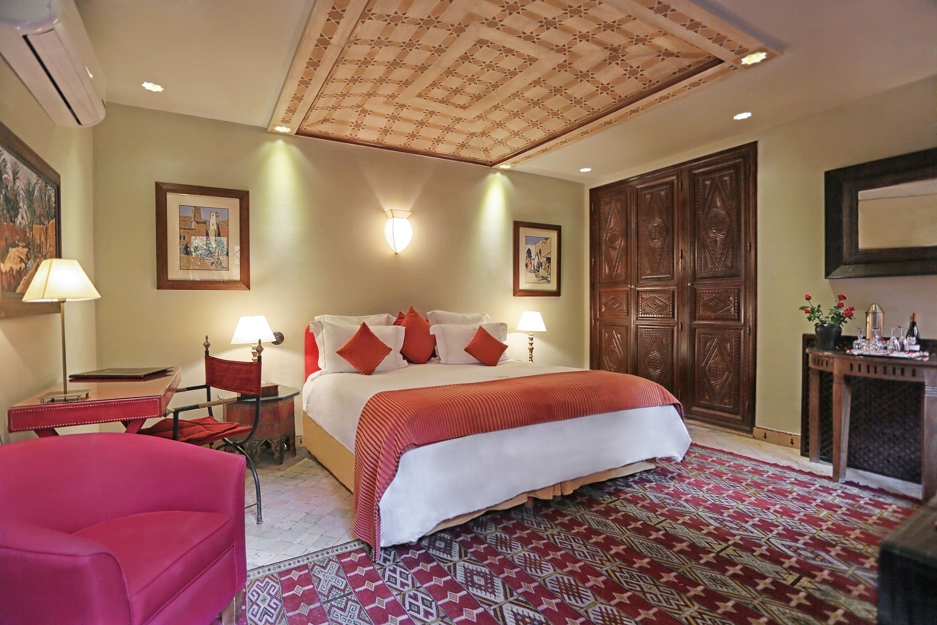 Colchones con pillow-top, minibar y caja de seguridad en la habitación 