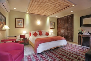 Deluxe Room, Patio | Pillowtop beds, minibar, in-room safe, desk - La Maison Arabe Hotel, Spa and Cooking Workshops (Marrakech)