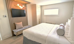 King Queen Combo | Iron/ironing board, free WiFi, bed sheets - Seaway Inn (Santa Cruz)