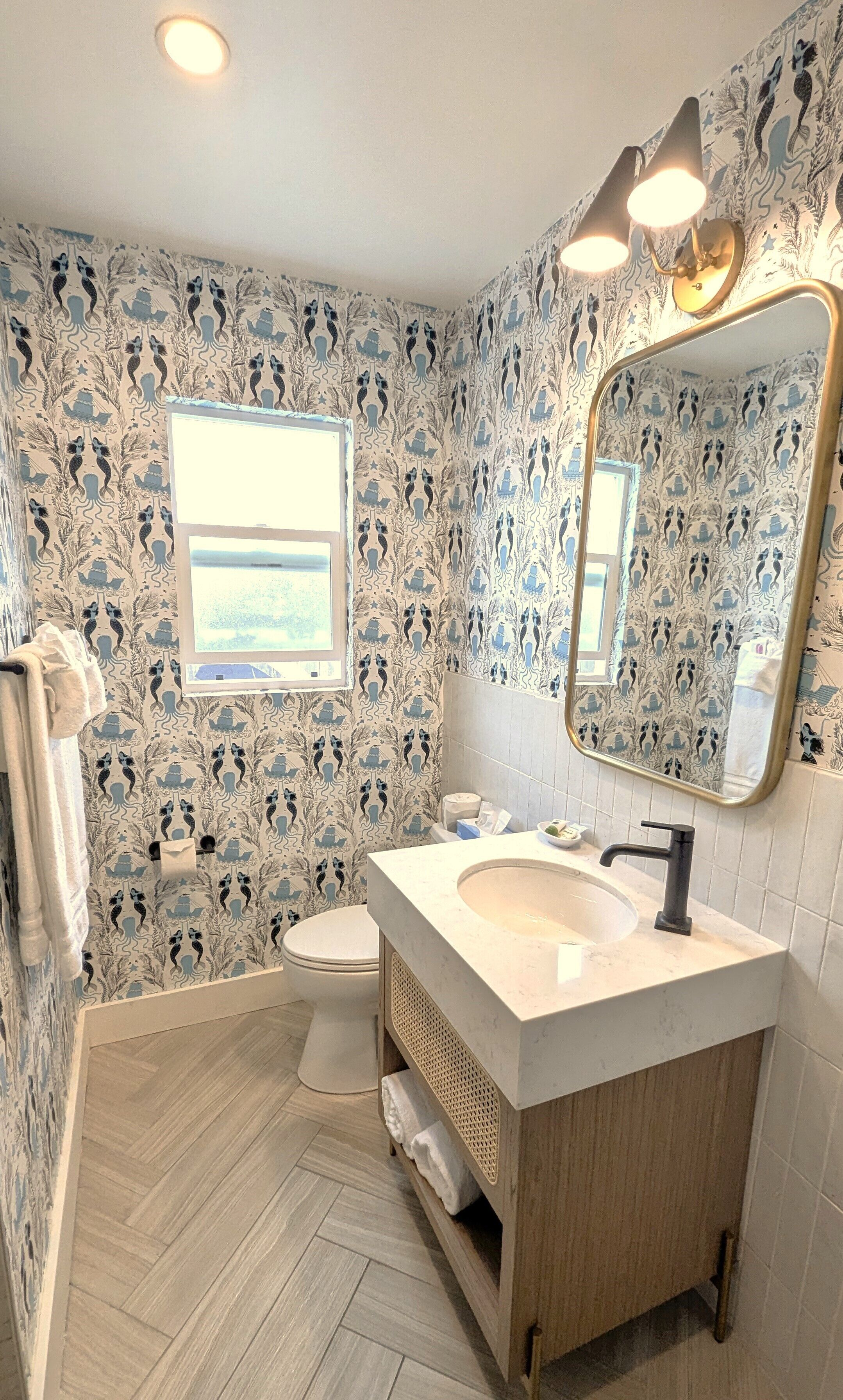 shower, hydromassage showerhead, hair dryer, towels