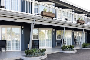 Front of property - Seaway Inn (Santa Cruz)