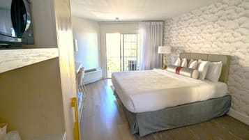 Habitación estándar, 1 cama de matrimonio grande, no fumadores | Tabla de planchar con plancha, wifi gratis, ropa de cama
