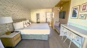 Standard Room, 1 King Bed, Non Smoking | Iron/ironing board, free WiFi, bed sheets - Seaway Inn (Santa Cruz)