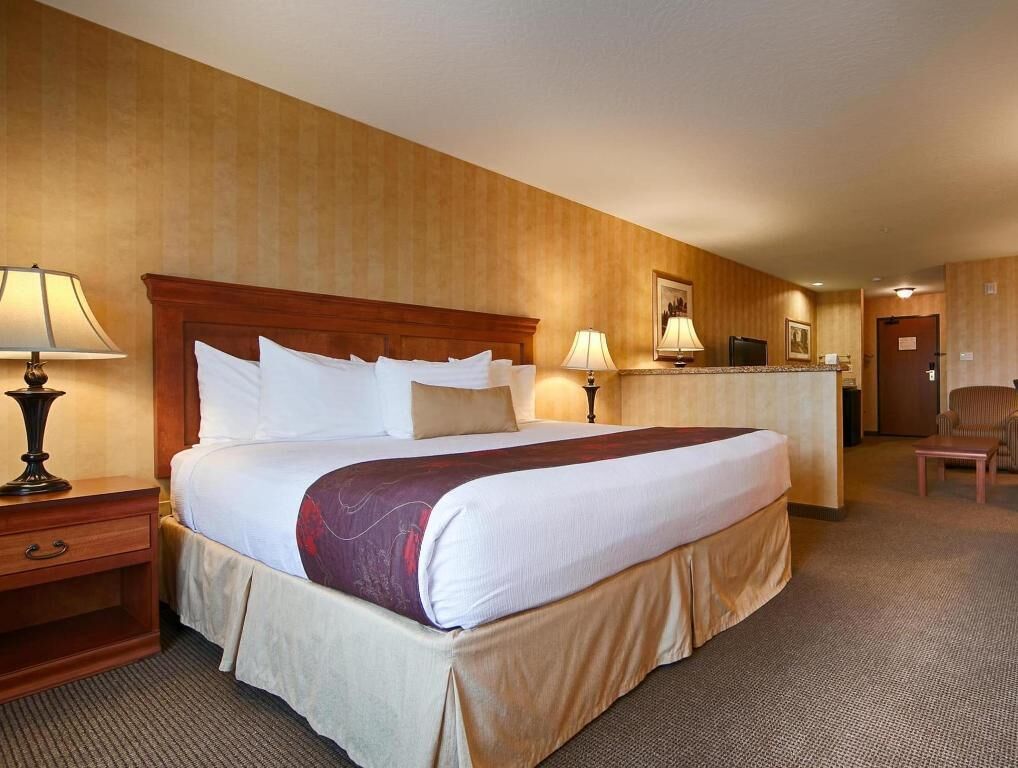 Pillow-top beds, in-room safe, blackout curtains, iron/ironing board